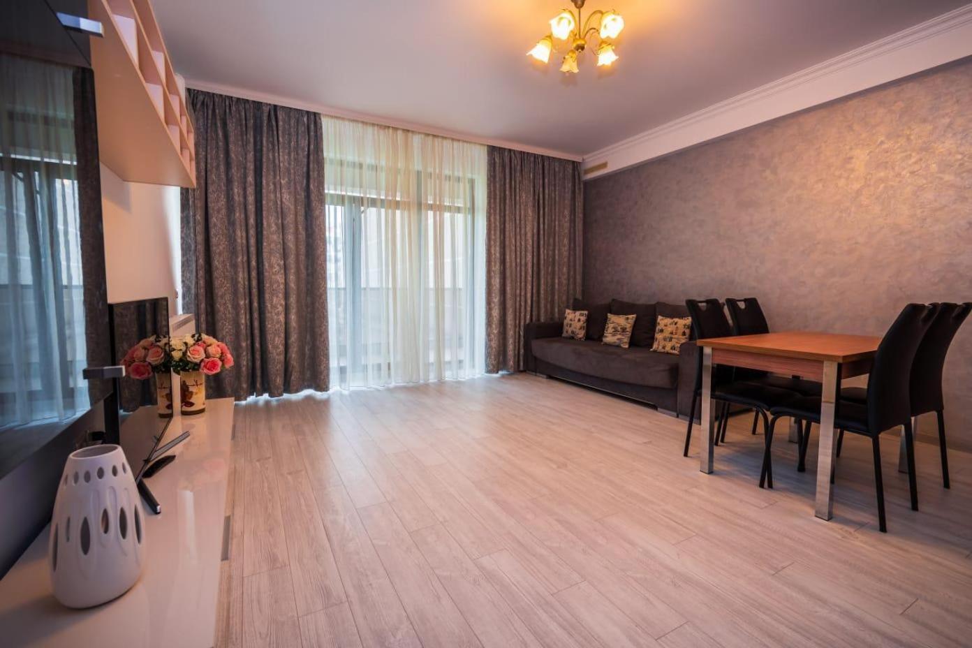 Sophia 2 & Moonlight Apartaments Мамая Екстериор снимка