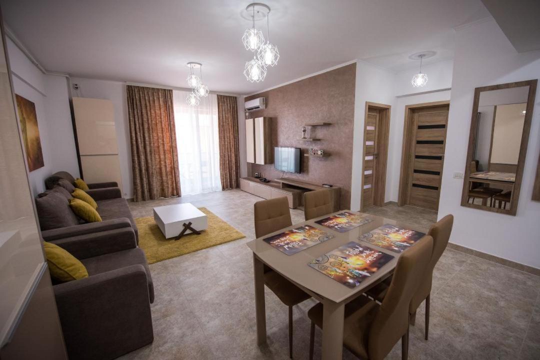 Sophia 2 & Moonlight Apartaments Мамая Екстериор снимка